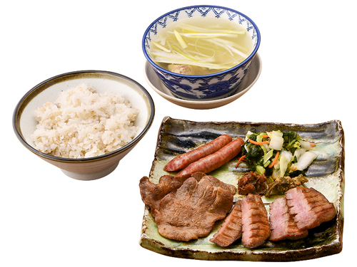 贅沢！3種の牛たん焼盛合せ定食