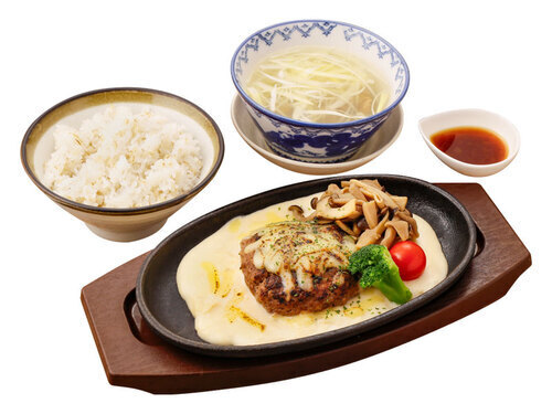 濃厚チーズソースの牛たんハンバーグ定食